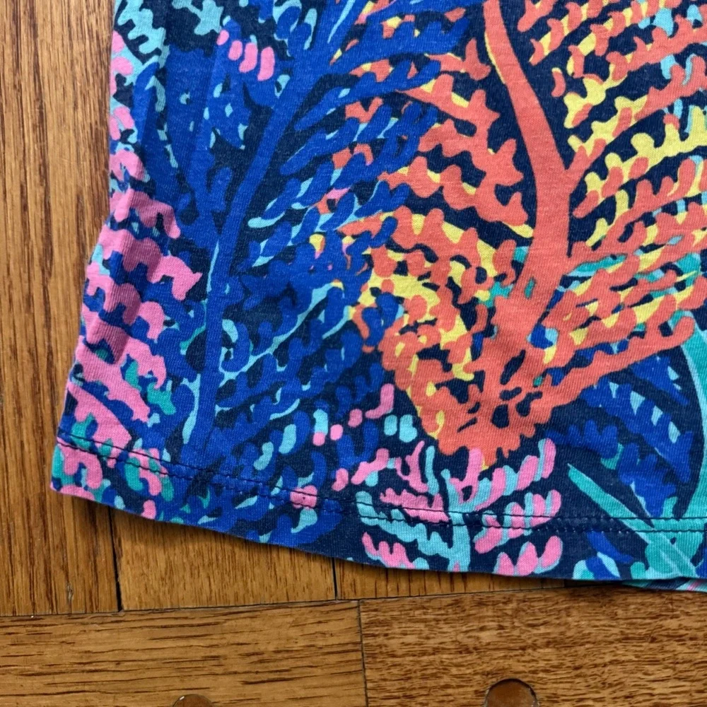Lilly Pulitzer Porter Henley Top in the Electric Feel print size S - Picture 12 of 16